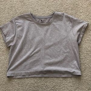All in motion cropped tee